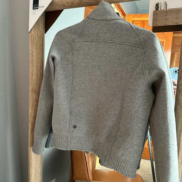 Lululemon jacket - Picture 3 of 3